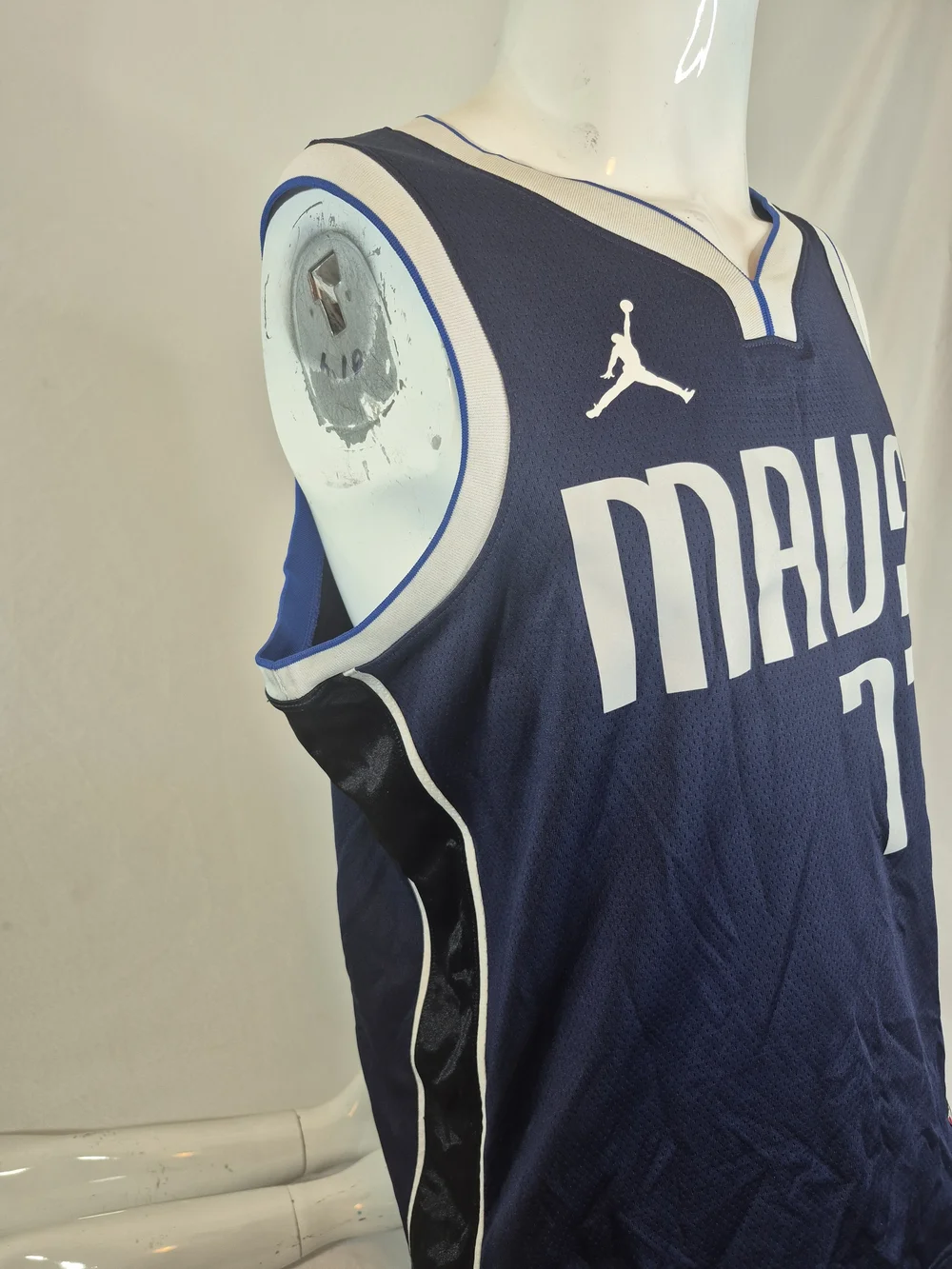 Luca Doncic  Mavs #77 Navy Basketball Jersey
